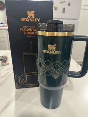 Stanley Dark Green and Gold FlowState 40oz Tumbler with Handle